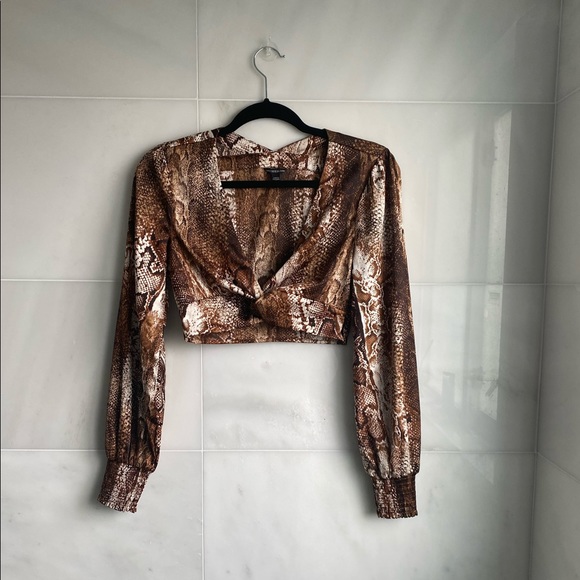 Guess Sahara Twist-Front Printed Crop Top - Picture 2 of 7